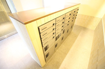 【その他共用部分】 | ブリリアントコートクラージュ | メールボックスと宅配ボックス