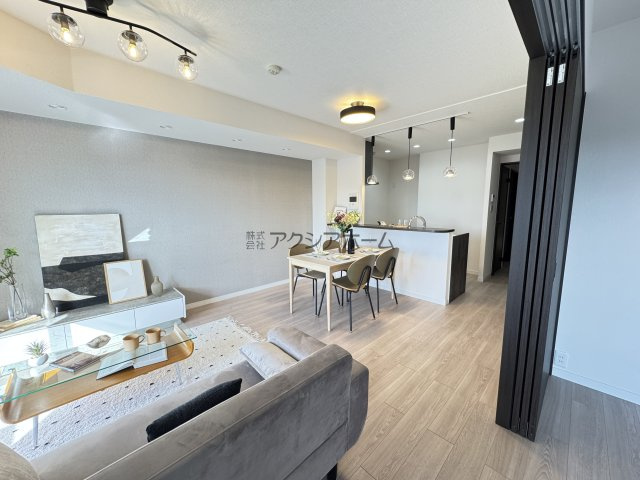 ダイアパレスUアリーナ　ウエストウイングの居間・リビング