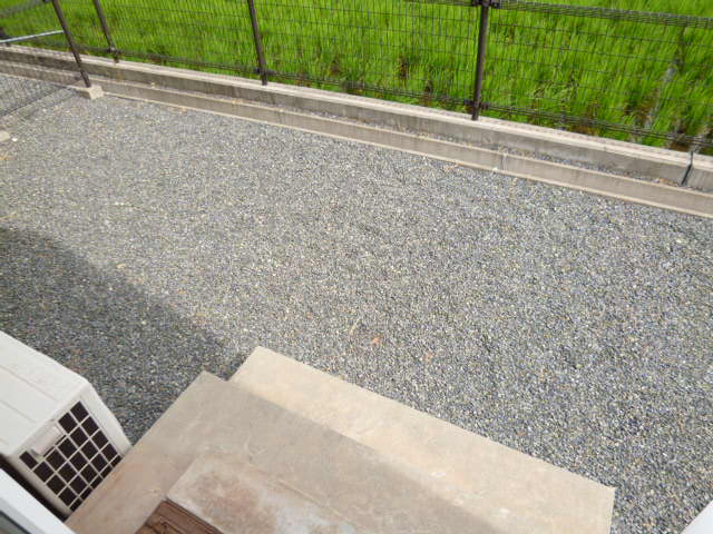 倉敷市東塚４丁目のアパートの庭