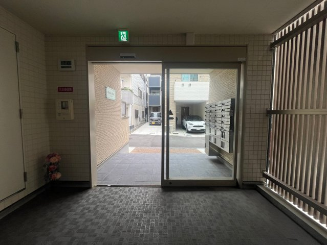 センターポートのロビー|建物の内部です
