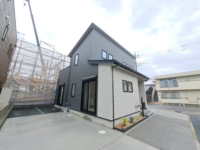 新築　前橋市問屋町の外観|現地写真　南からの外観です！スタイリッシュな外観ですね！