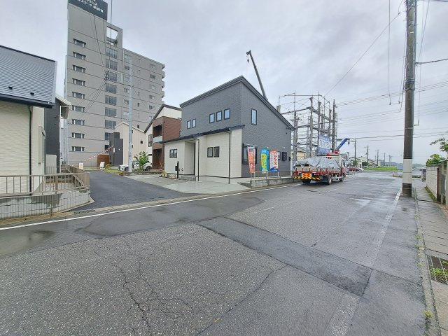 新築　前橋市問屋町の前面道路含む現地写真|前面道路幅員8ｍ