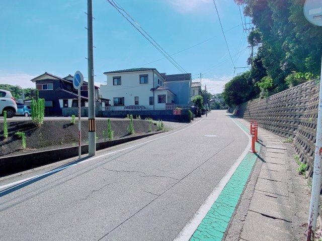 半田市白山町3丁目の前面道路含む現地写真