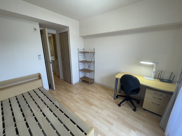 ドーミー京都西陣の洋室