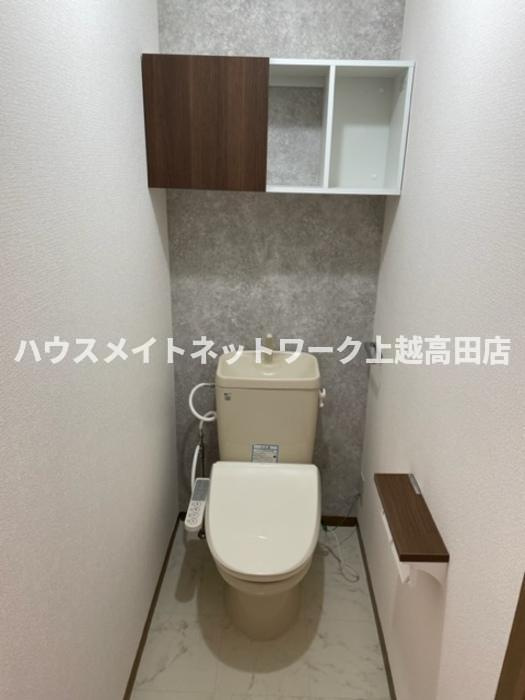 ロイヤルガーデン子安 Ｂのトイレ|温水洗浄暖房便座