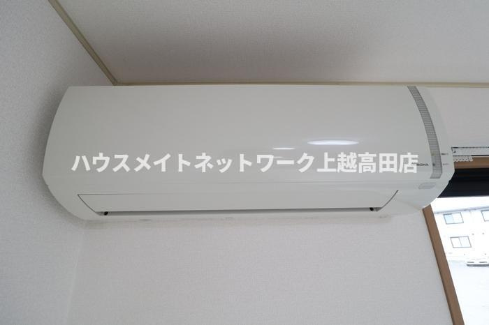 ロイヤルタウン寺町 壱番館|備え付けエアコン