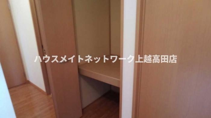ロイヤルタウン寺町 貮番館の収納|クローゼット