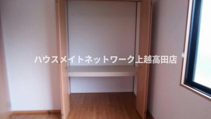 ロイヤルタウン寺町 貮番館の収納|クローゼット