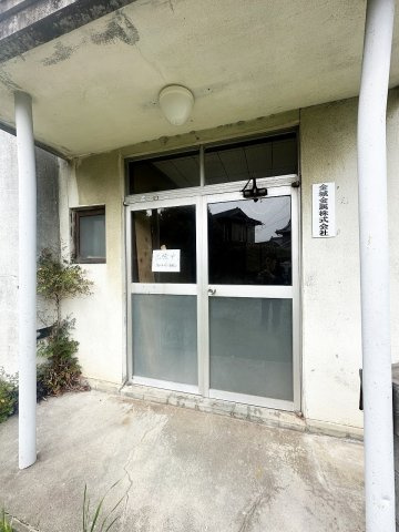 吉野町西条貸倉庫のエントランス