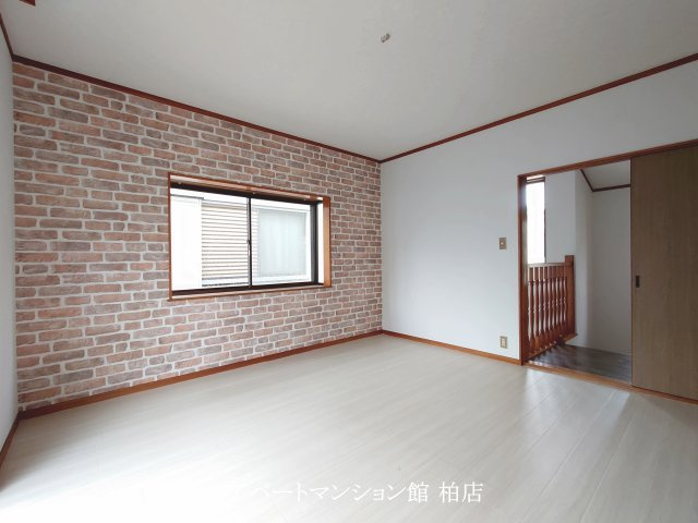 野々下戸建の寝室