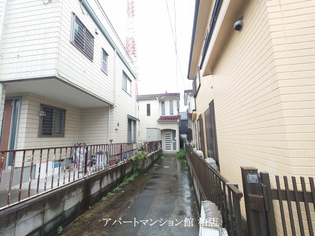 野々下戸建の駐車場