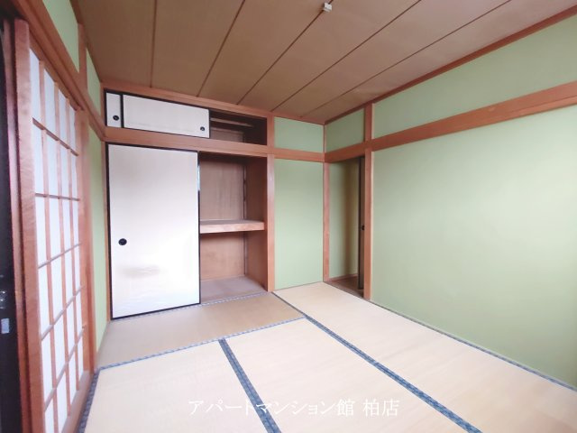 野々下戸建の和室