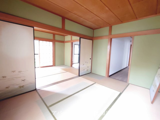 野々下戸建の和室