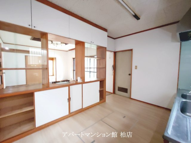 野々下戸建のキッチン