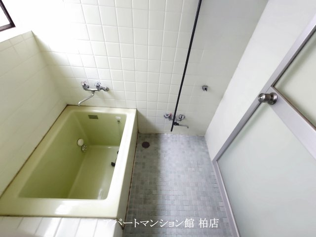 野々下戸建の浴室