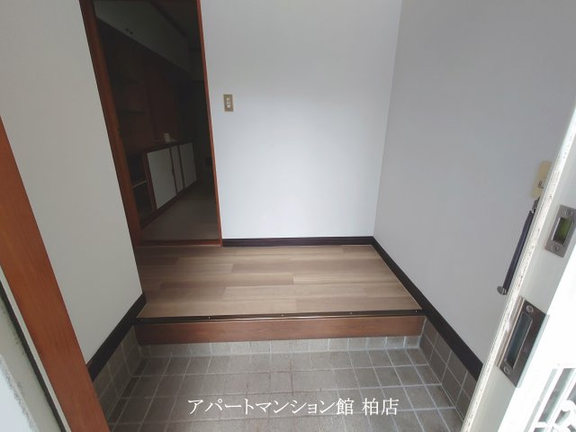 野々下戸建の玄関