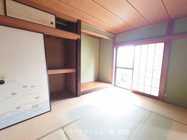 野々下戸建の和室
