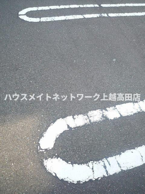 グランシャレー栄の駐車場|駐車場
