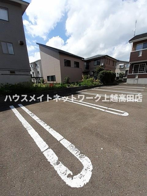 グレースＢの駐車場|消雪付駐車場