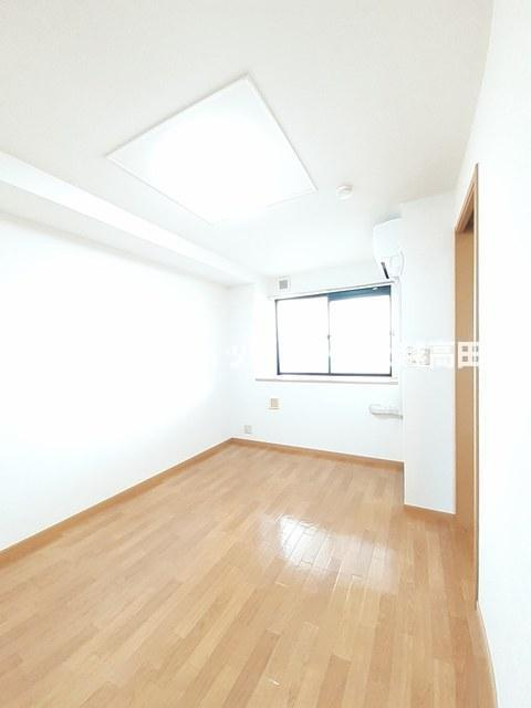 プラティーノの洋室|洋室