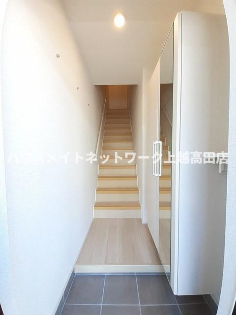 青海ヒルズ　Ａの玄関|玄関