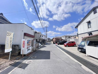 【前面道路含む現地写真】 | 星田7丁目　売土地 | 現地周辺には商業施設や教育施設が充実しているので、快適に子育てできます！