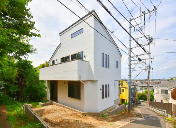 横浜市緑区寺山町の新築一戸建の前面道路含む現地写真|周辺環境も合わせてご案内させて頂きます！
お気軽にお問い合わせ下さい！