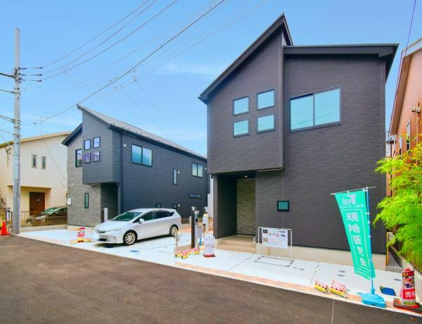 横浜市鶴見区東寺尾東台の新築一戸建の前面道路含む現地写真|車通りが少ない為、小さなお子様にも安心です。
是非一度、現地へ起こしください。

