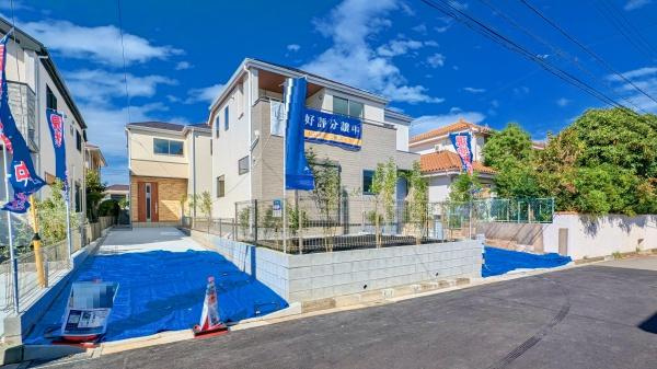 横浜市緑区霧が丘４丁目の新築一戸建の前面道路含む現地写真|車通りが少ない為、小さなお子様にも安心です。
是非一度、現地へ起こしください。

