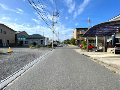 【前面道路含む現地写真】 | 住宅、店舗、事業用地　76坪　建築条件無し　駅徒歩12分　
