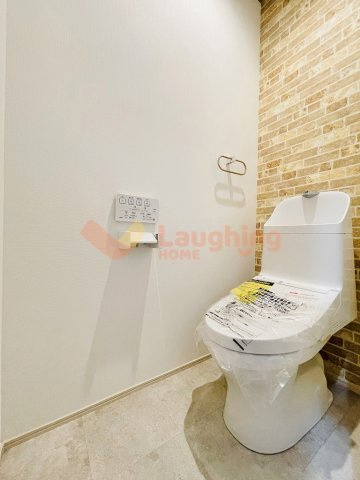 BraveBase花畑駅南のトイレ|ゆったりとした空間のトイレです※別号室のお写真になります。