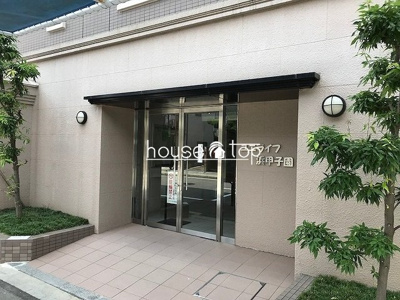 【エントランス】 | ユニライフ浜甲子園（甲子園駅・南甲子園小） | ユニライフ浜甲子園
ユニライフ浜甲子
ユニライフ浜甲子園