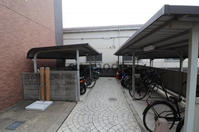 サンリット山本の駐車場
