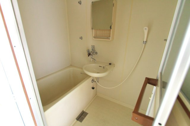 メゾンオカミツAの浴室