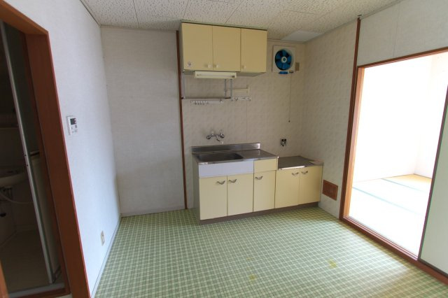 メゾンオカミツAの和室