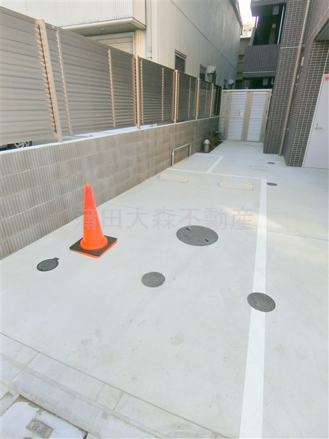 ブライズ蒲田ノースNORTHの駐車場