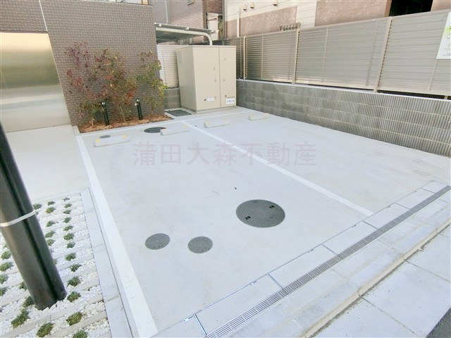 ブライズ蒲田ノースNORTHの駐車場