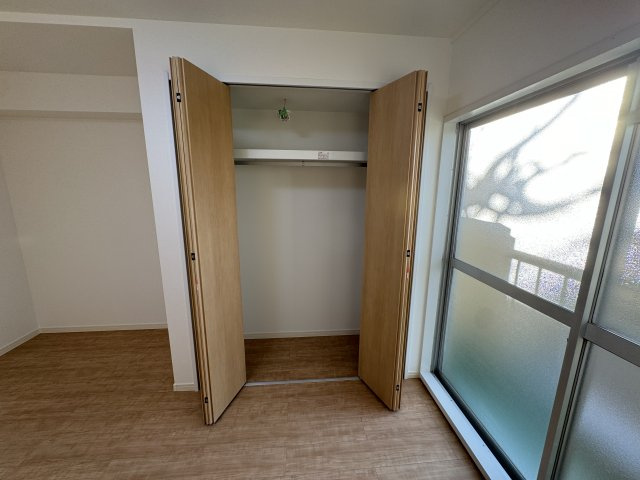 駅南ハイツの収納