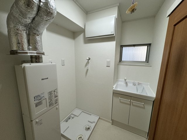 駅南ハイツの独立洗面台