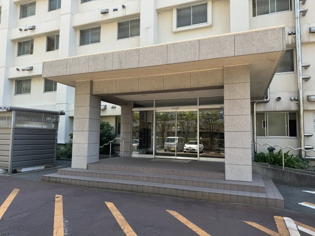 駅南ハイツのエントランス