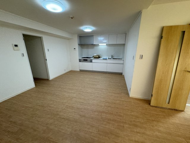 駅南ハイツの居間・リビング