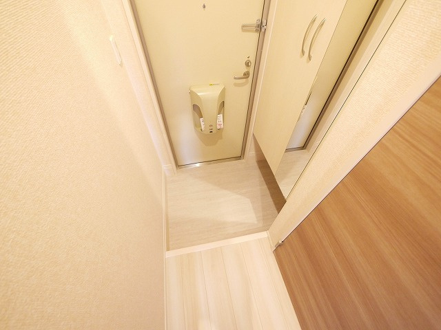 エディセジュールの玄関|収納もある玄関です