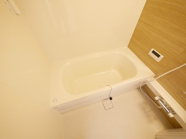エディセジュールの浴室|コンパクトで使いやすいお風呂です