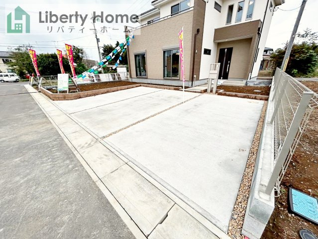 坂東市沓掛23-P1　2号棟　の駐車場