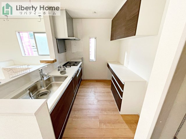 坂東市沓掛23-P1　2号棟　のキッチン