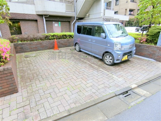 レジデンス新蒲田スクエアの駐車場