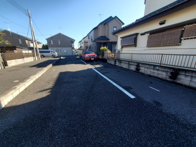 ベルクリア城南　の駐車場|駐車場があるので、車を買う予定の方も安心です