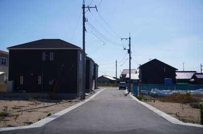 【前面道路含む現地写真】 | フィールズ西岐波（吉田） | 分譲地らしくなってきました♪