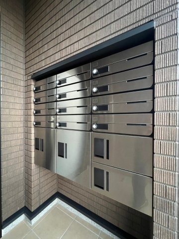 ルポ舞子弐番館のエントランス