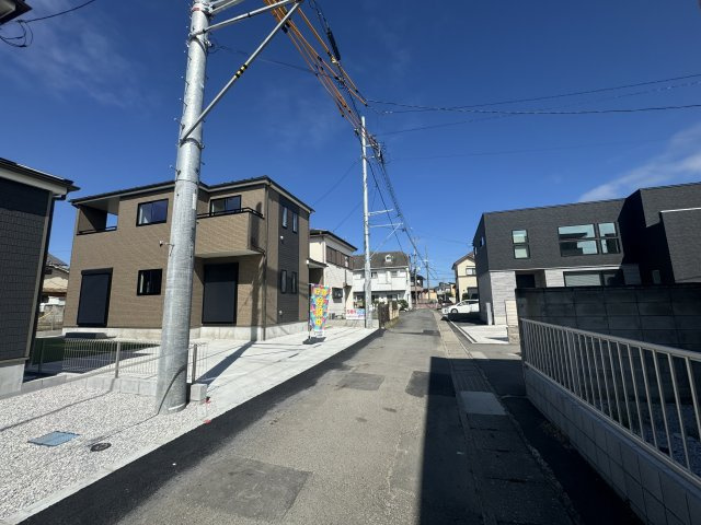 新築　高崎市貝沢町6期　Heartful　Town　1号棟の前面道路含む現地写真|現地写真　東側接道幅員約4ｍ